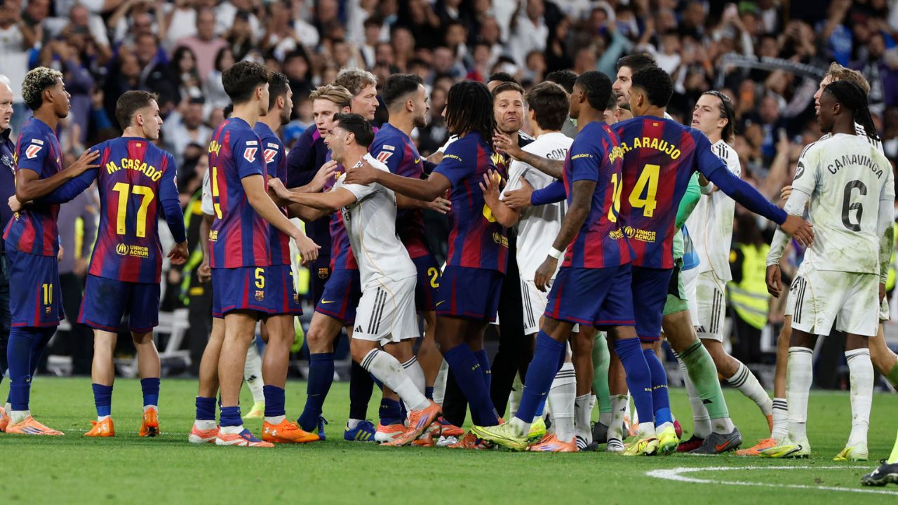 Revelan qué provocó la bronca entre jugadores del Real Madrid y Barcelona
