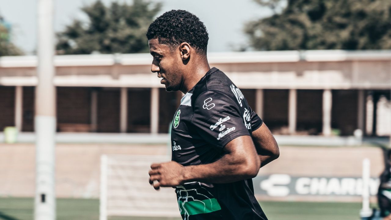 Santos Laguna toma decisión con Choco Lozano luego de su grave lesión