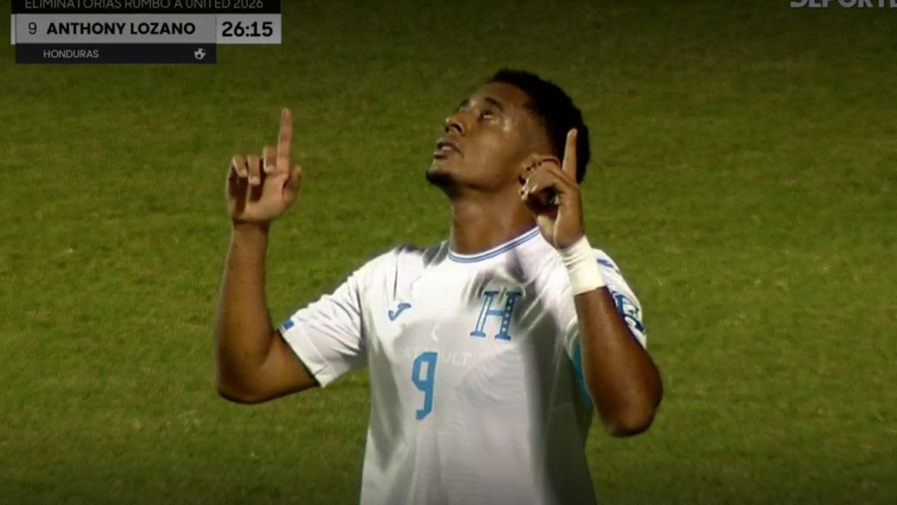 Aficionados de Honduras se rinden ante Choco Lozano tras su gol ante Haití