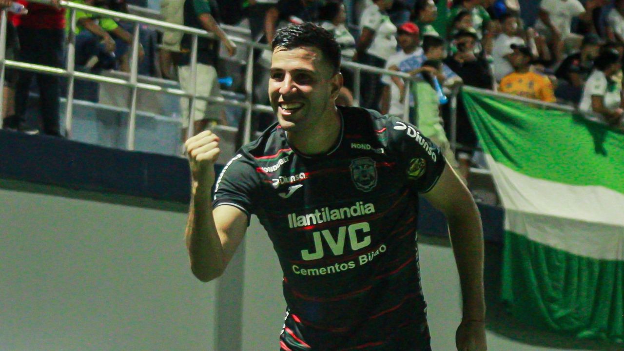Marathón no tiene problemas para golear al Juticalpa con hat-trick de Messiniti