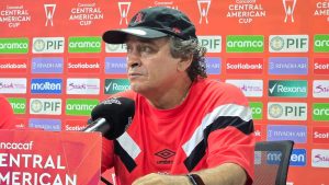 DT de Alajuelense reconoce que hay presión al enfrentar al Olimpia en estadio lleno