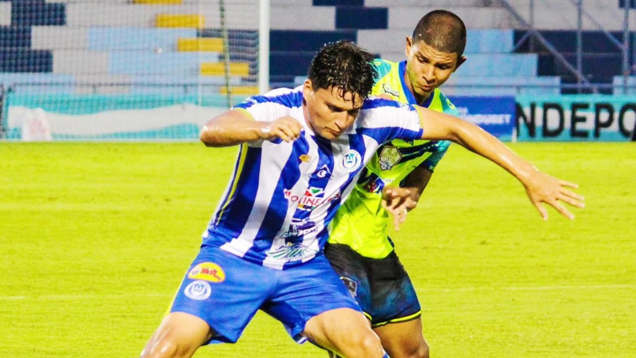 Victoria rescata empate ante Olancho FC en noche lluviosa en La Ceiba