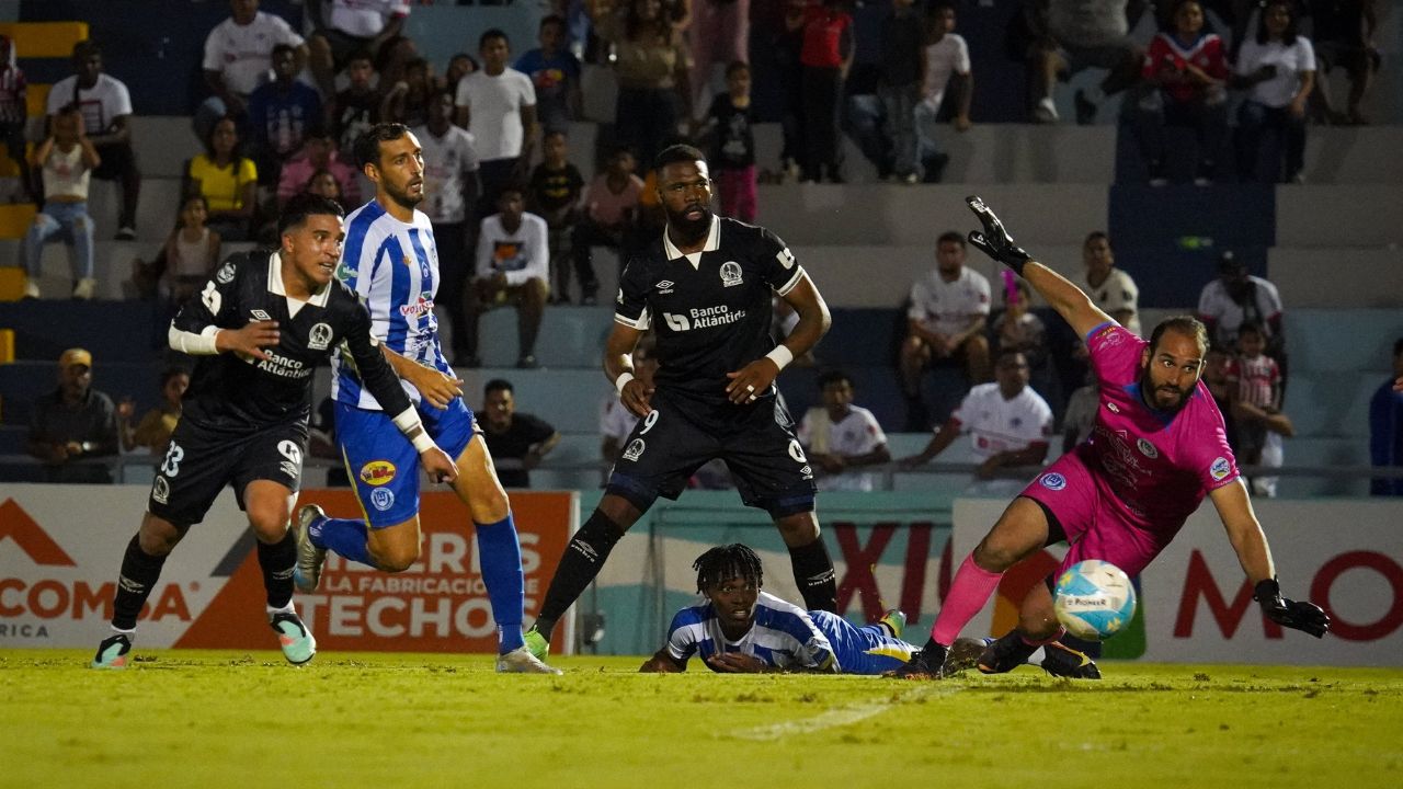 Equipo de la Liga Nacional suspende entrenos y amenaza con no jugar
