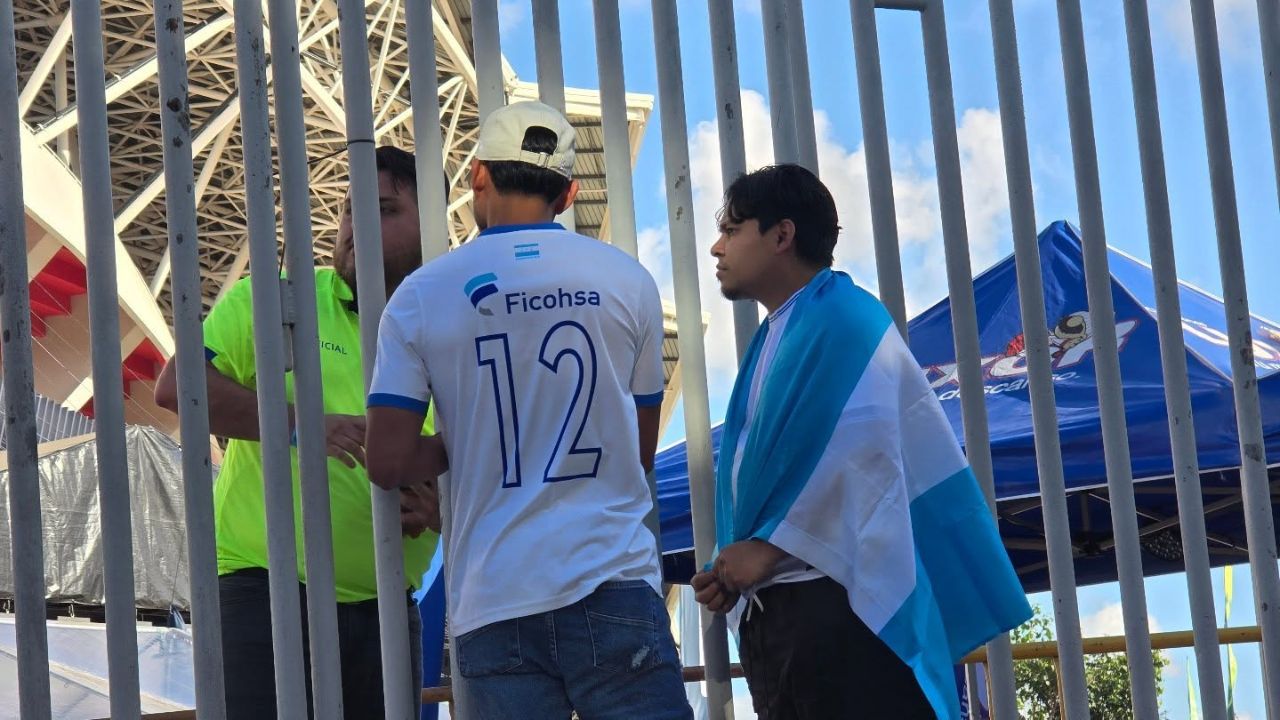 Aficionados hondureños salvaron al mercado negro en Costa Rica