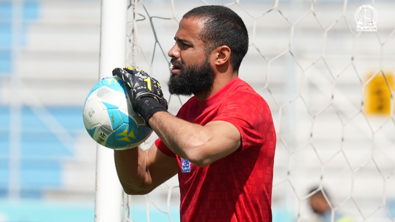 Edrick Menjívar aclara si se retira del Olimpia tras dejar la selección