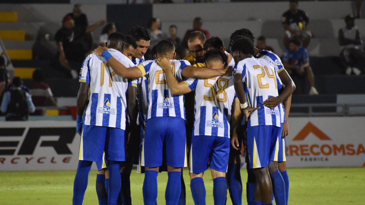 Exjugador del Victoria presume logro tras dejar al equipo en pleno Torneo