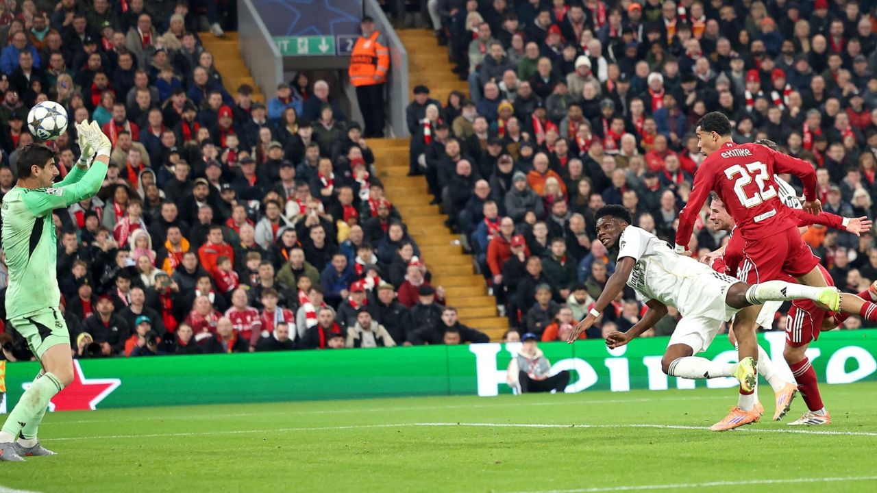 Liverpool le gana al Real Madrid en un duro partido de Champions League