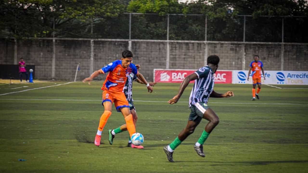 Lobos UPN suma de tres ante el Juticalpa y le gana la serie en el torneo