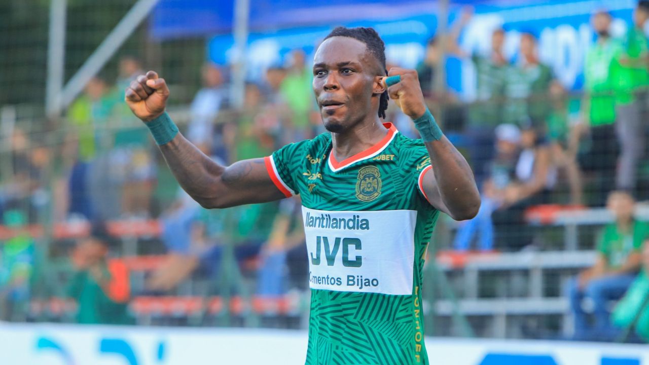 Marathón vence a Olancho FC con doblete de Rubilio Castillo