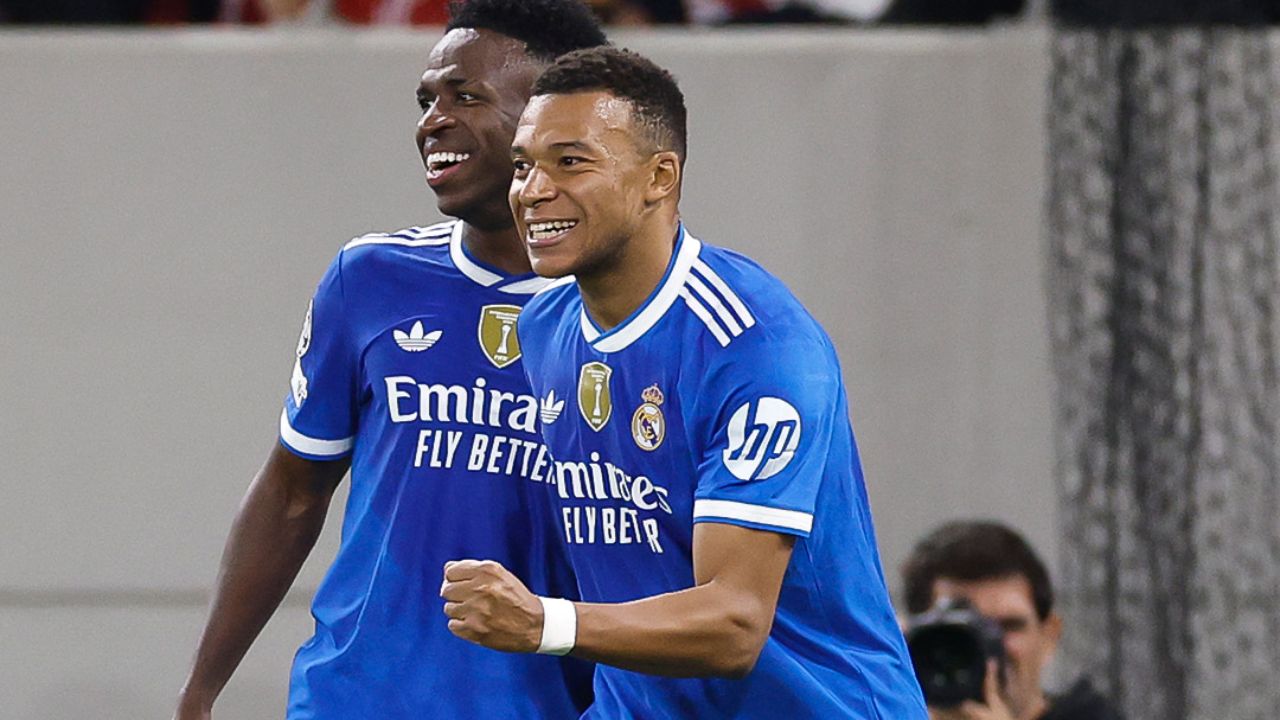 Real Madrid remontó ante el Olympiacos con poker de Mbappé