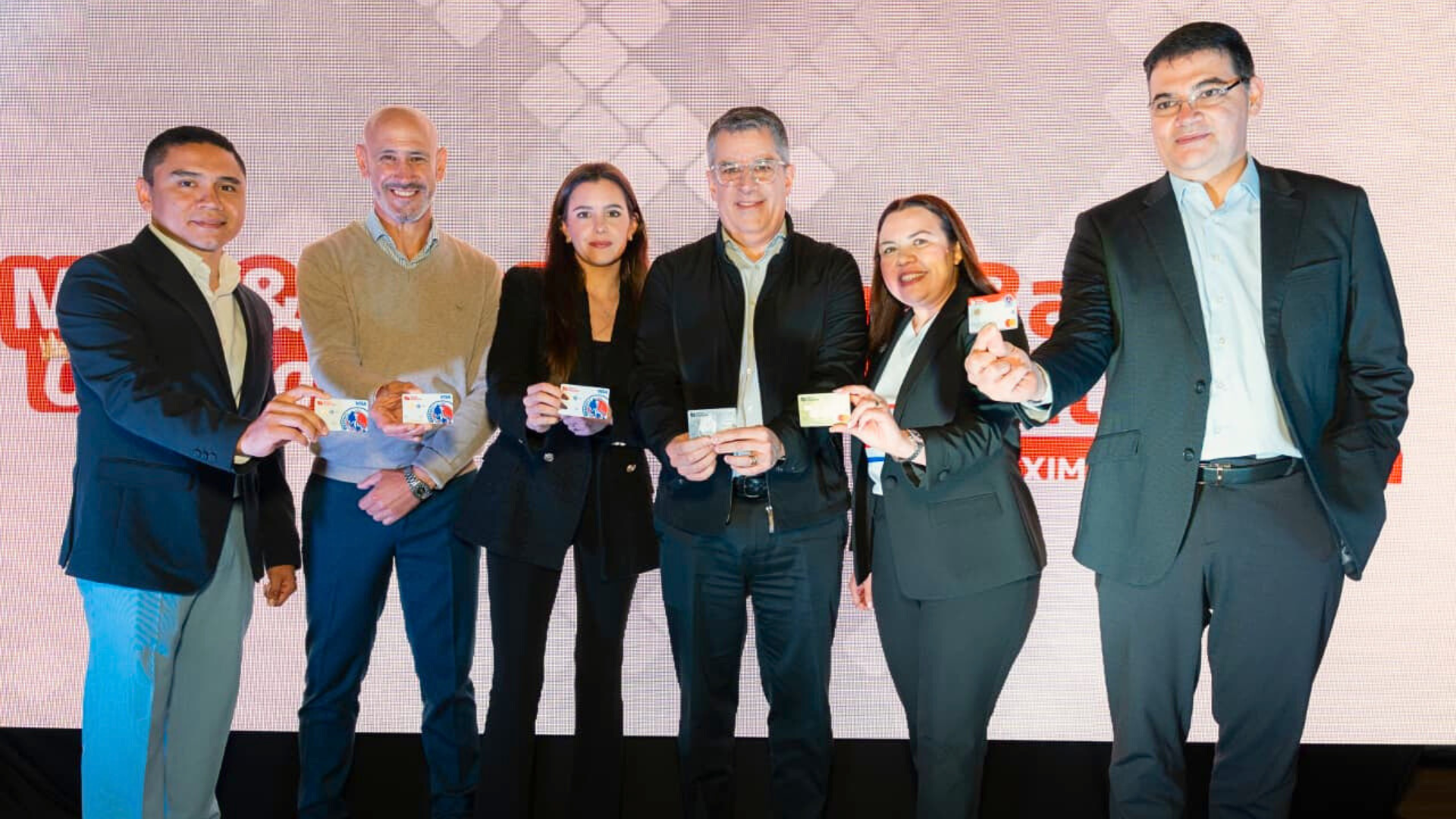 Banco Atlántida premia la lealtad de sus tarjetahabientes con una experiencia exclusiva junto al Club Olimpia Deportivo