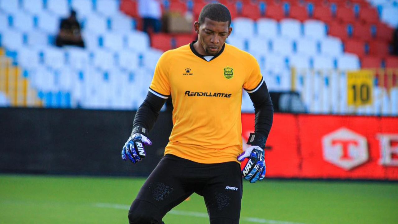 Buba López podría dejar el Real España para elegir un inesperado destino