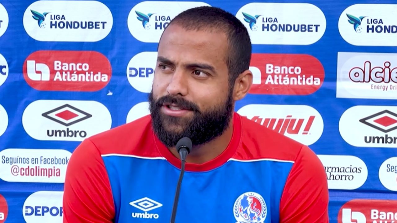 Edrick Menjívar se defiende de las críticas y se pronuncia si Troglio debe dirigir la Selección