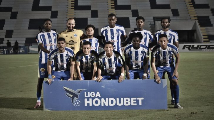 Futbolista del Victoria se despide del club en pleno torneo tras crisis económica