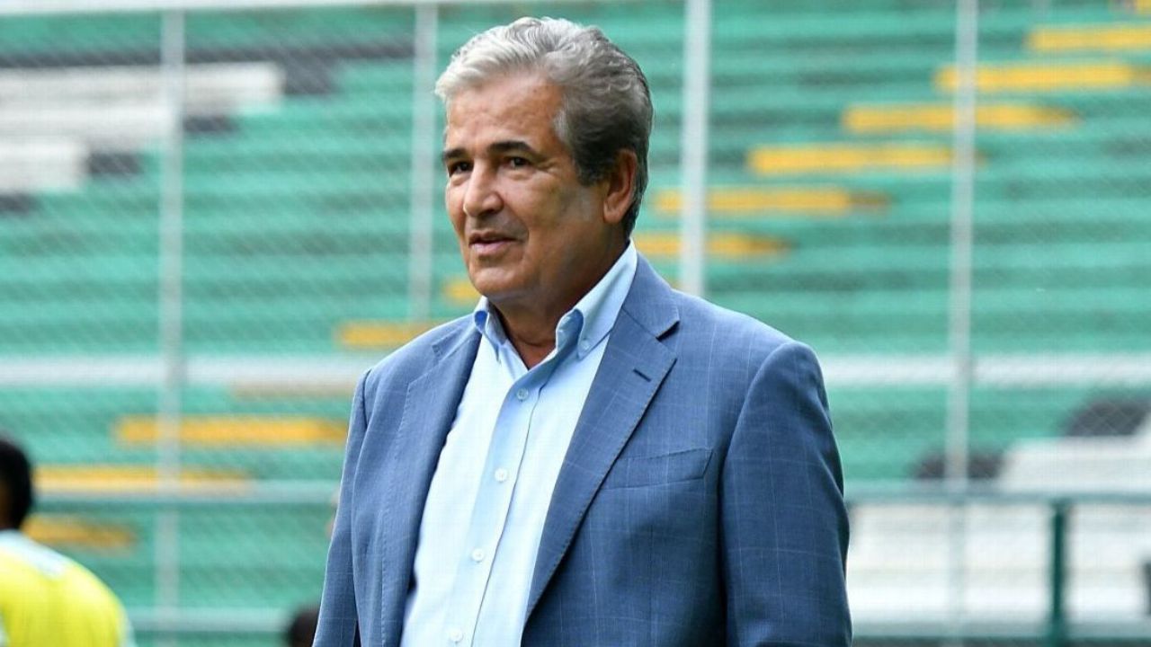 Jorge Luis Pinto tiene acercamiento con selección centroamericana