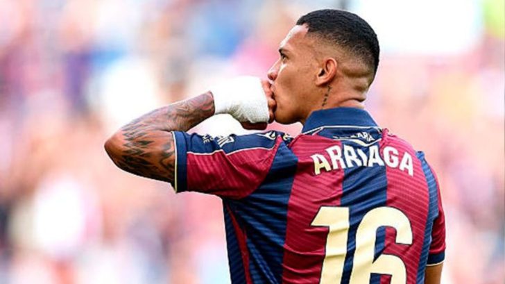 Revelan de cuánto sería la cláusula de Kervin Arriaga en el Levante