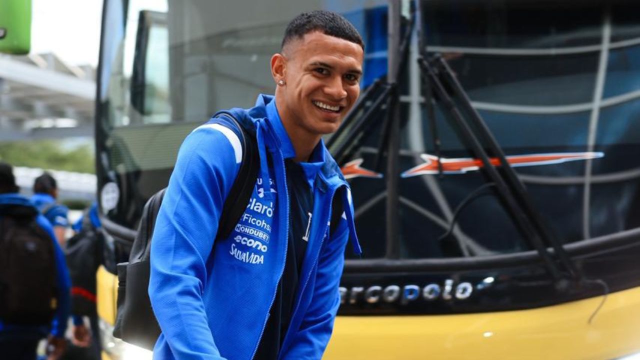 Kervin Arriaga recibe sorpresa en plena concentración con la Selección de Honduras