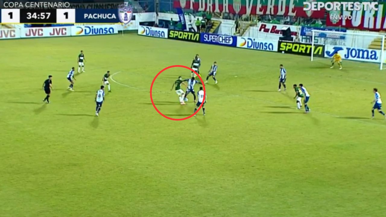 La humillante jugada de Messiniti contra estrella de Pachuca en Copa Centenario