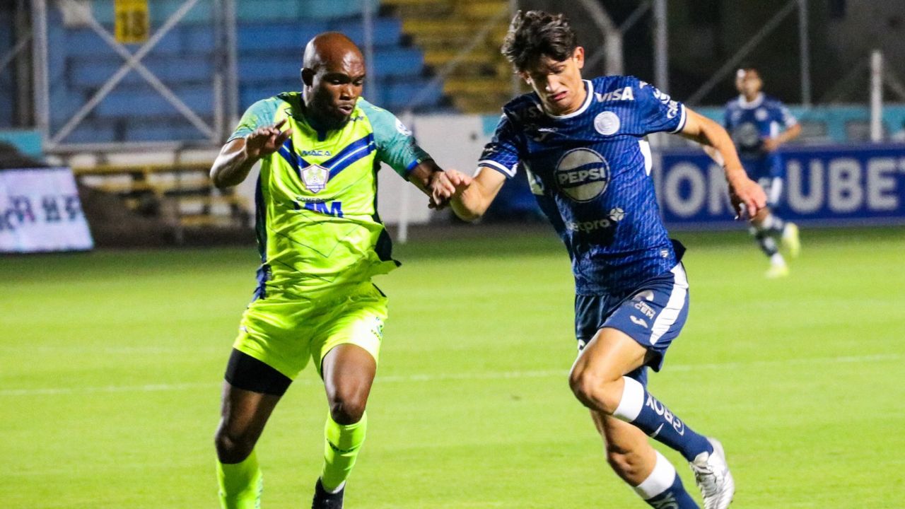 Motagua logra remontar al Olancho FC con gol del debutante Carlos Palma
