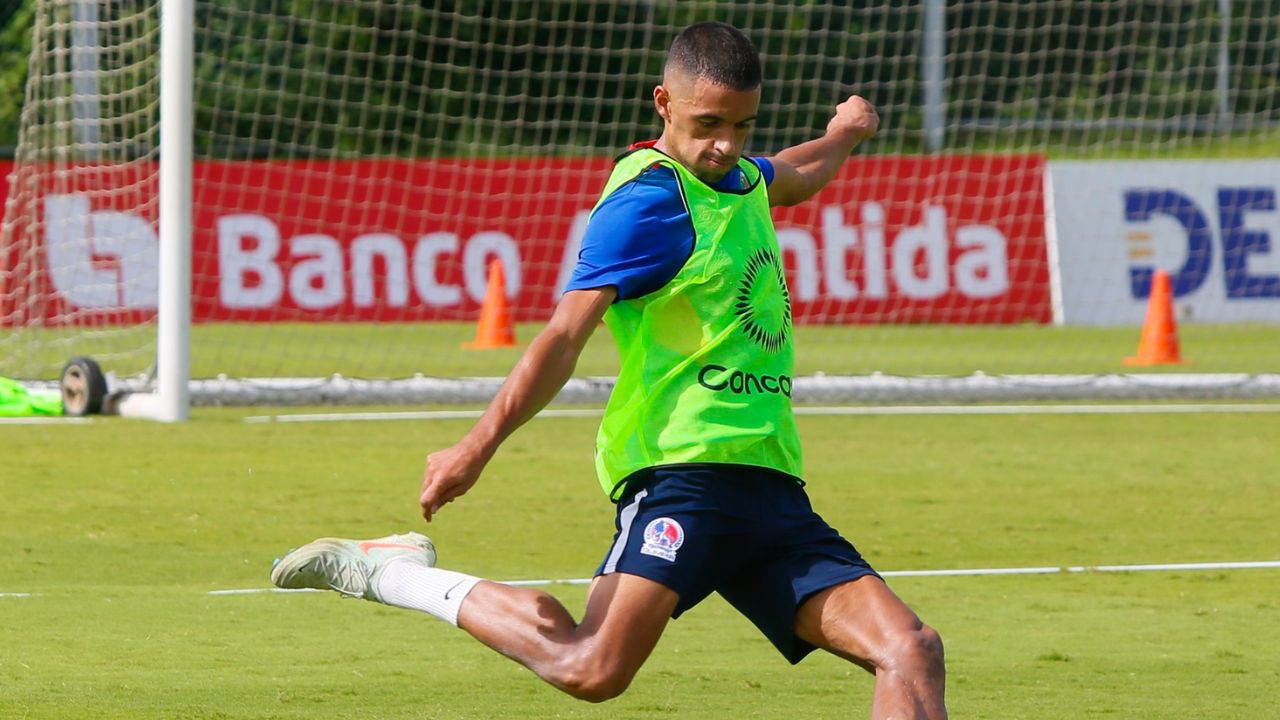 Olimpia asume postura con el futuro de Emanuel Hernández quien termina contrato