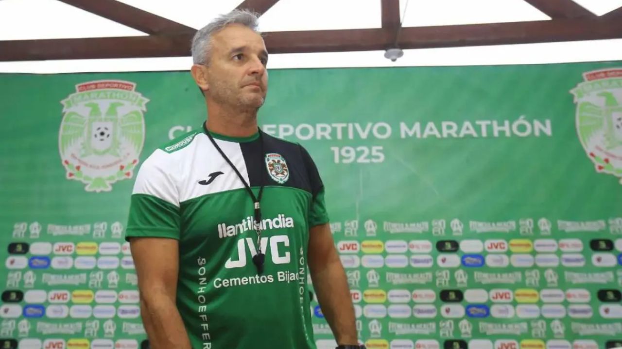 Pablo Lavallén le deja fuerte crítica al Olimpia tras la disputa del clásico