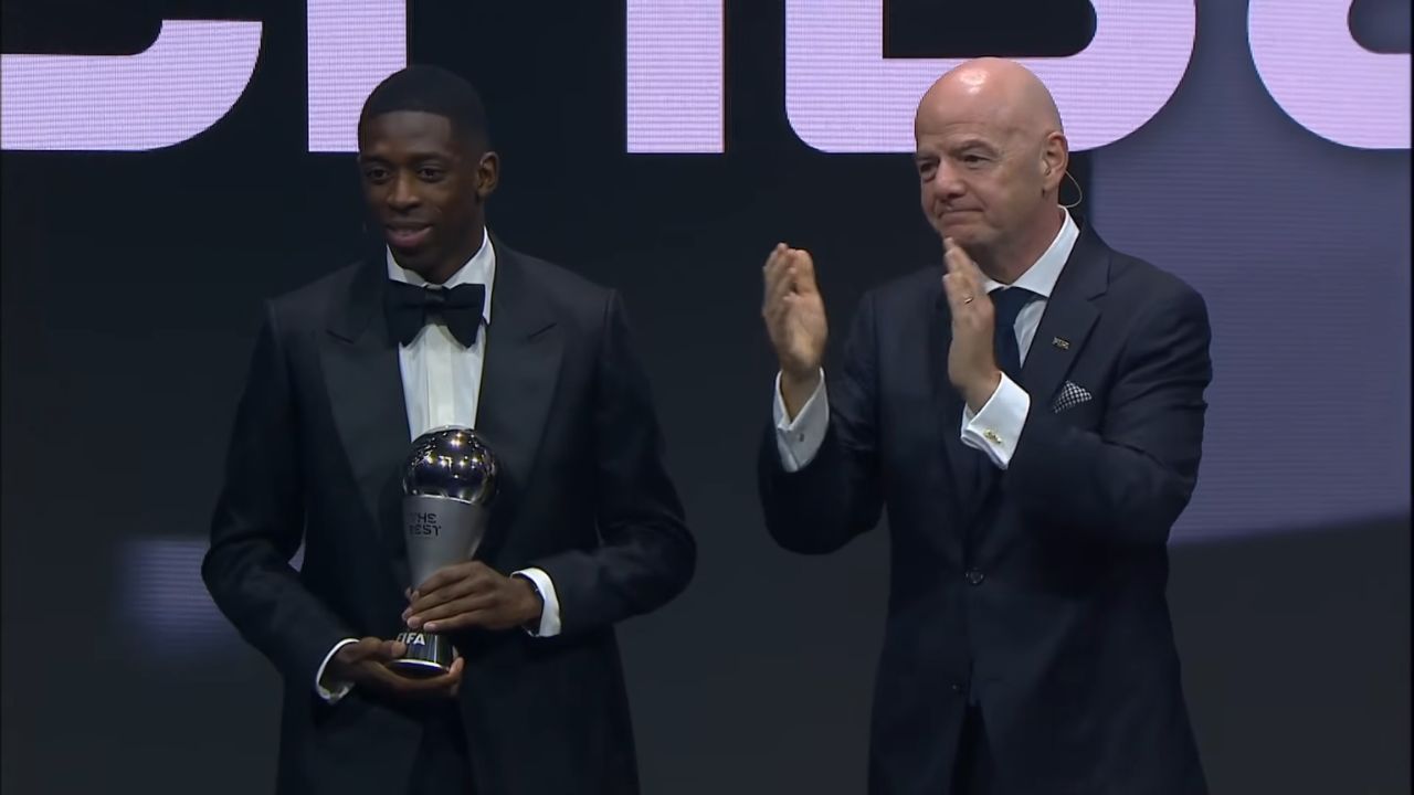 Ousmane Dembélé es galardonado con el Premio The Best de la FIFA