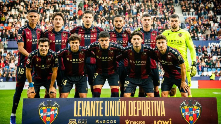Kervin Arriaga mira la luz con el Levante de España en LaLiga