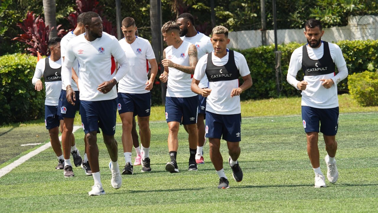 Olimpia a punto de convertir a dos jugadores en legionarios en 2026