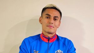 Andy Najar sorprende al posar con una nueva camiseta previo a la temporada 2026