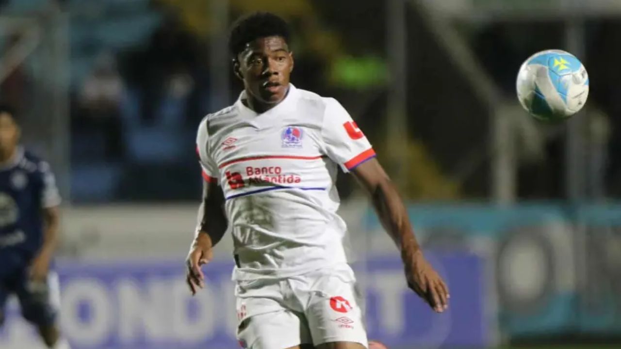 Dereck Moncada jugará en este club a pesar de ser fichado por el Necaxa de la Liga MX