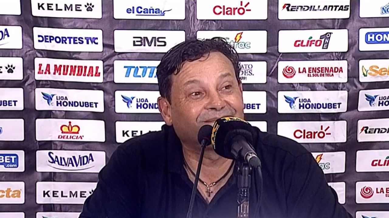 Jeaustin Campos no se explica cómo Real España perdió ante Olimpia en la triangular