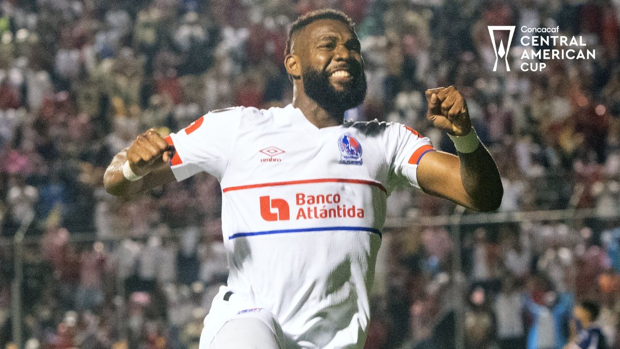 Concacaf se acuerda de Jorge Benguché en plena celebración del Alajuelense
