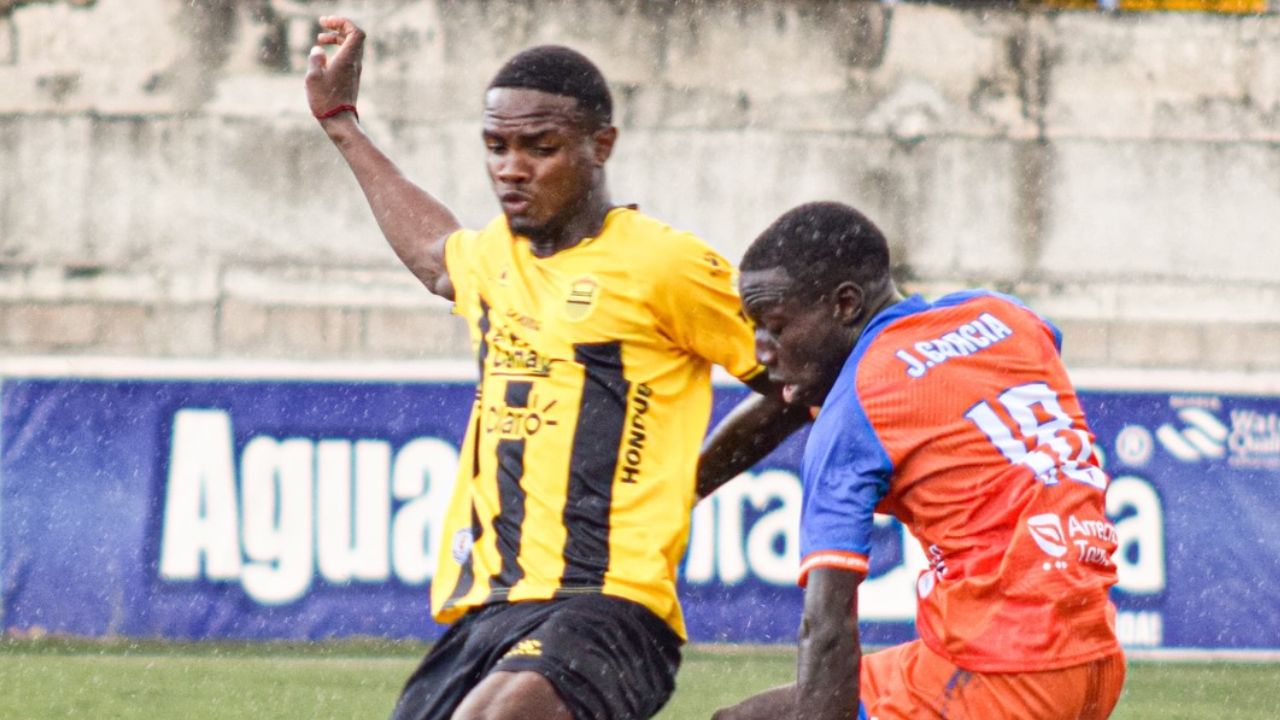 Real España amarga a Lobos UPN con empate sin goles que lo deja fuera de las triangulares