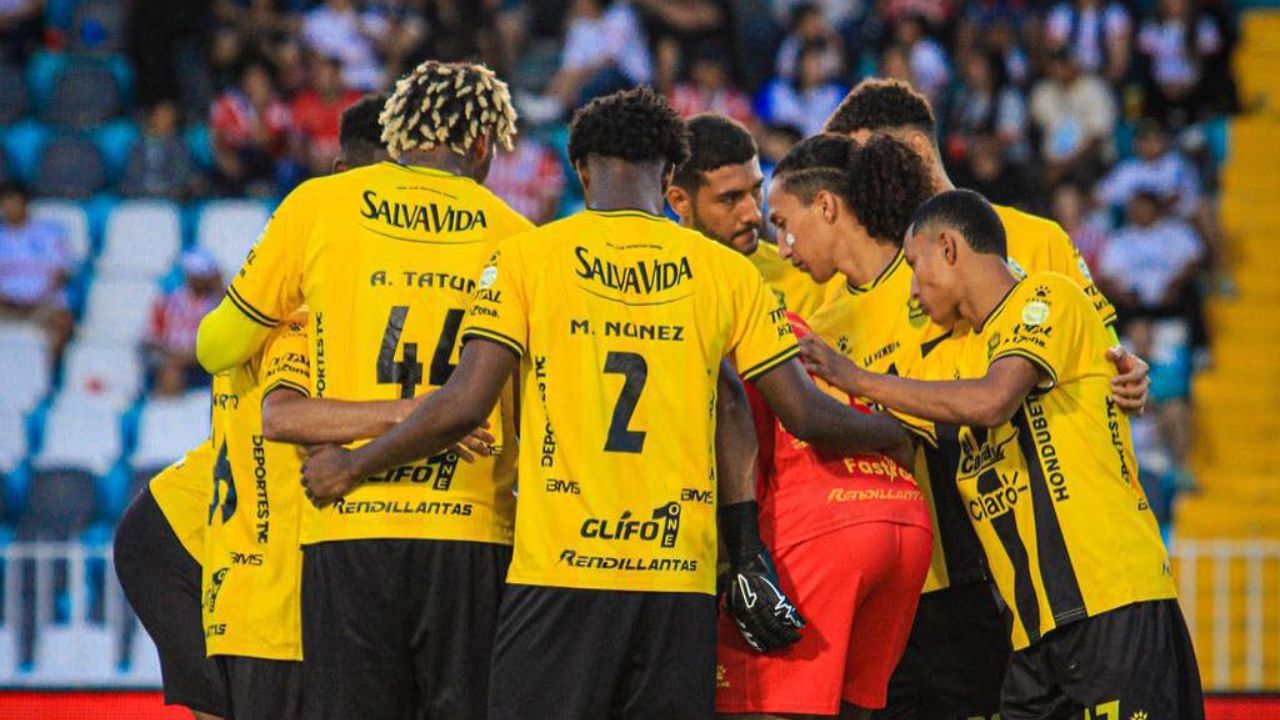 Real España sufre duro golpe de cara al clásico ante Olimpia en la triangular final