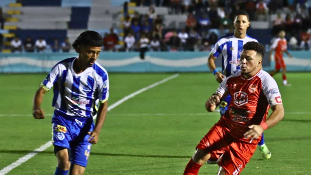 Victoria y Vida revivieron el clásico ceibeño por la solidaridad