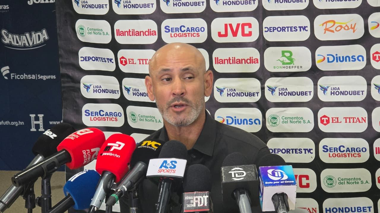 Eduardo Espinel revela cómo encontró el camerino del Olimpia tras empate en la ida