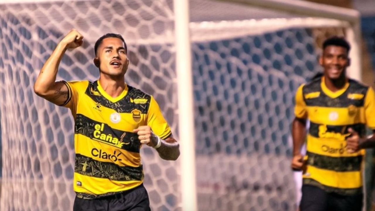 Jim Morrison Varela es presentado como refuerzo de lujo en Guatemala