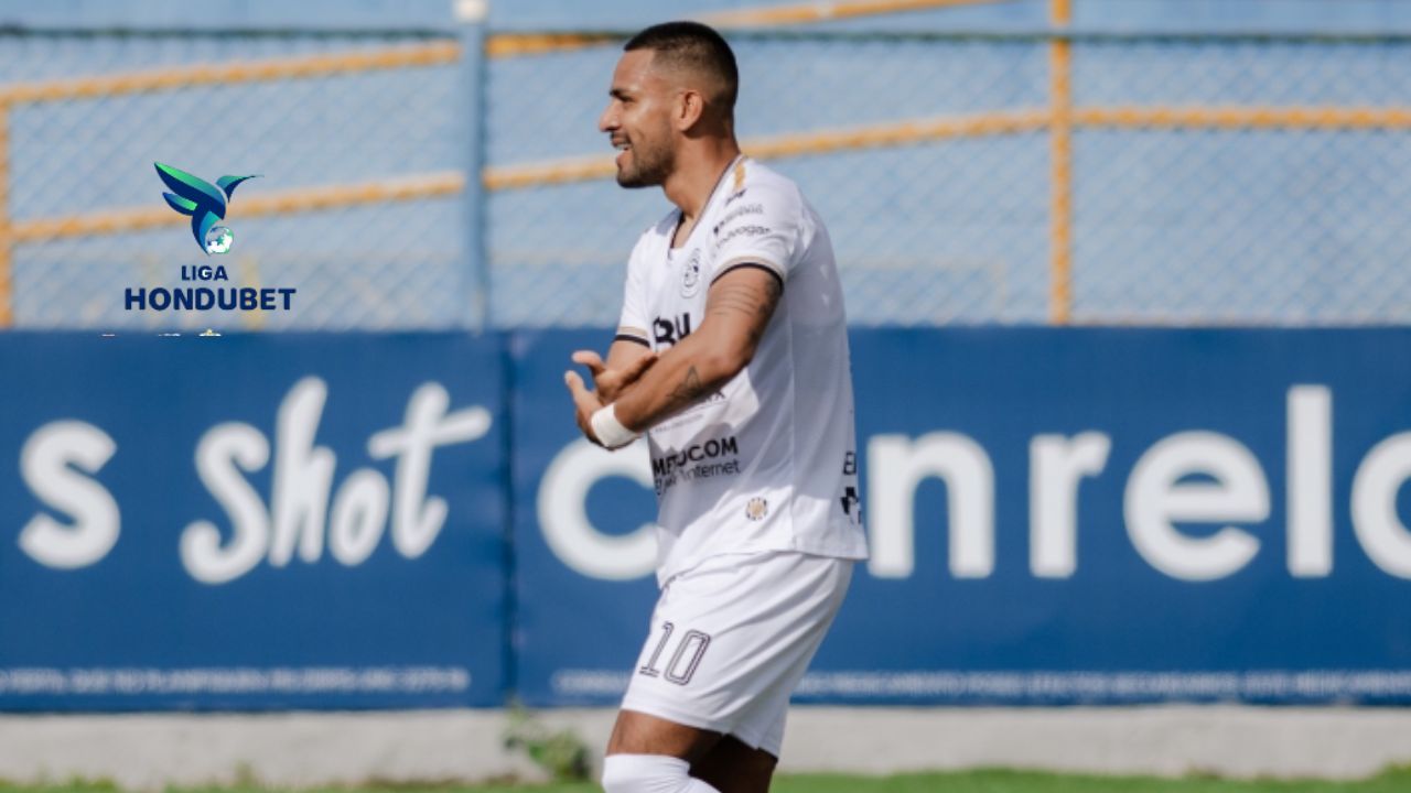 José Alejandro Reyes es presentado por su nuevo equipo en Honduras