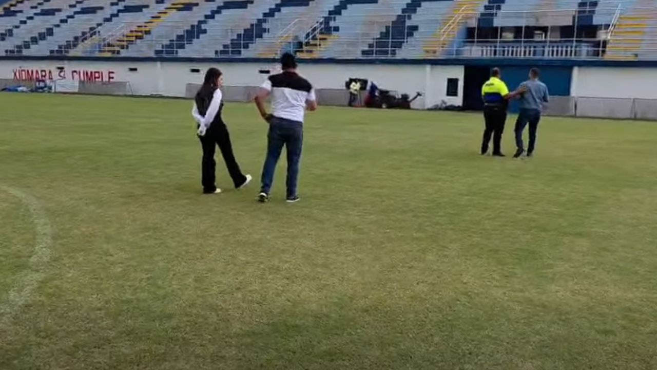 Estadio Juan Ramón Brevé es intervenido tras presentar desgaste en el engramillado