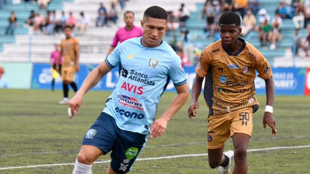 Héctor Castellanos podría regresar a un club grande de la Liga Nacional