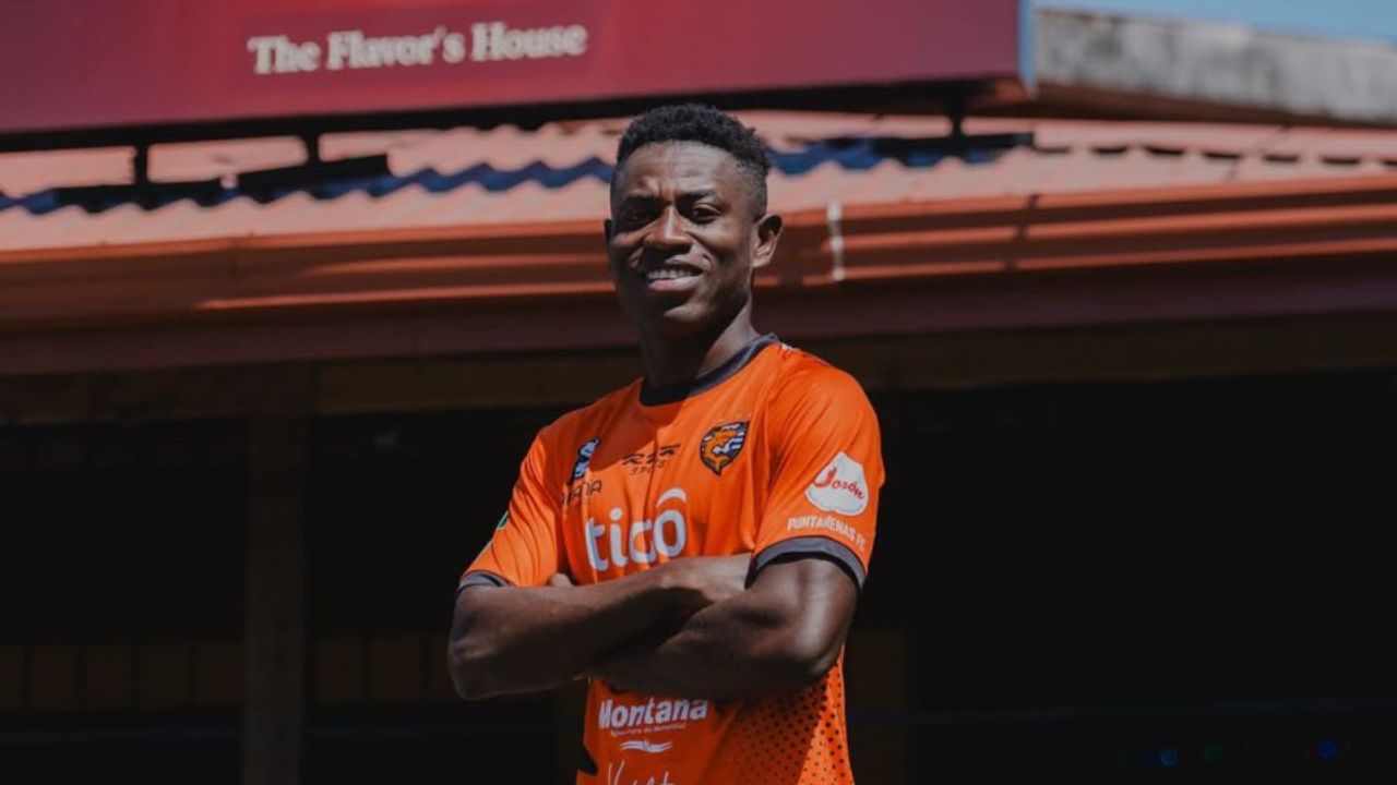 Wesly Decas es presentado por su nuevo equipo en la Liga de Costa Rica
