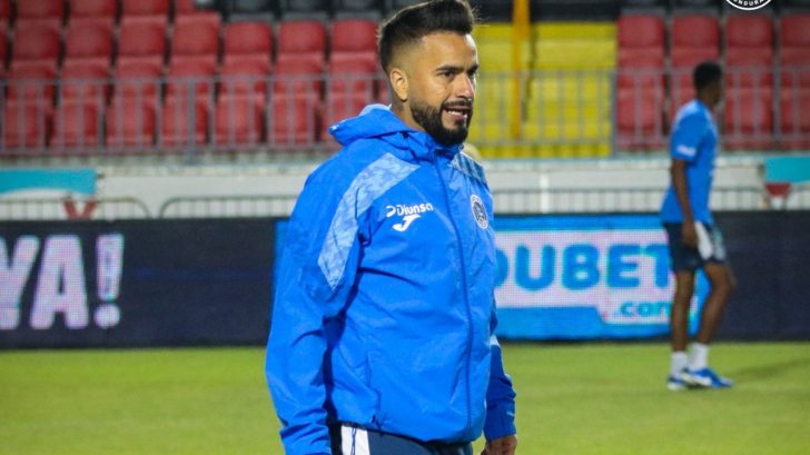 Droopy Gómez defiende a Lourdes Noriega tras error arbitral