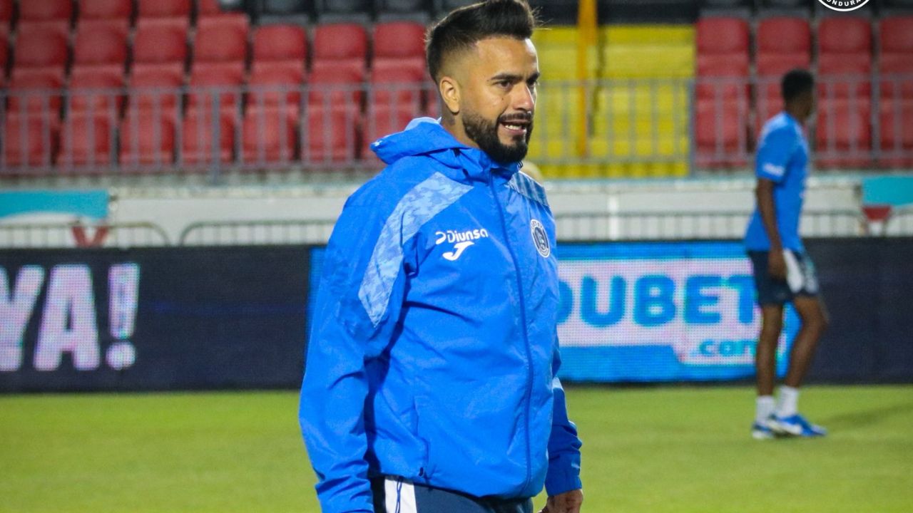 Droopy Gómez defiende a Lourdes Noriega tras error arbitral