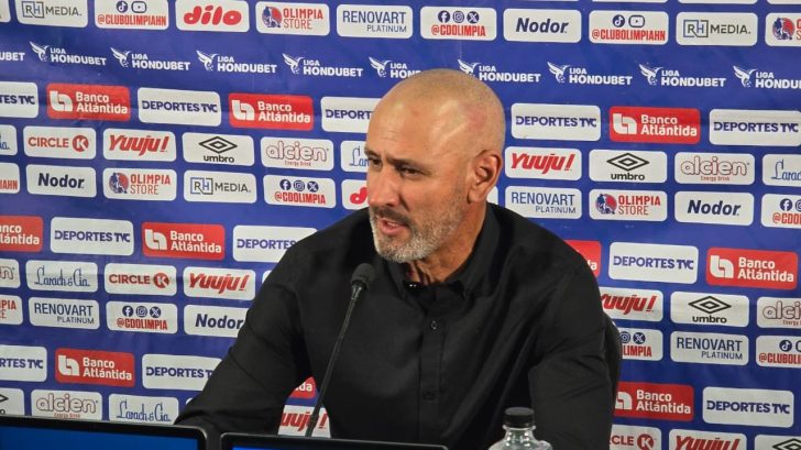 Eduardo Espinel no ve problema en que Olimpia no sea líder