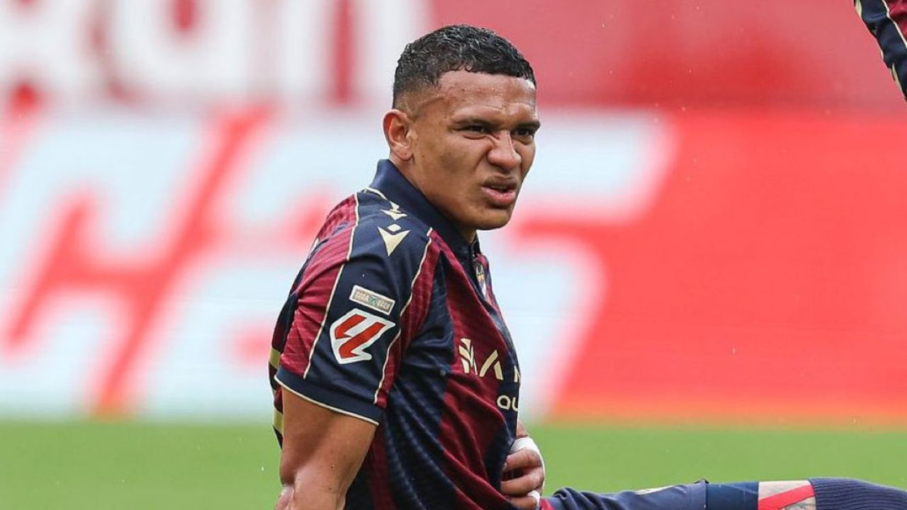 Kervin Arriaga rompe el silencio tras su expulsión ante Valencia