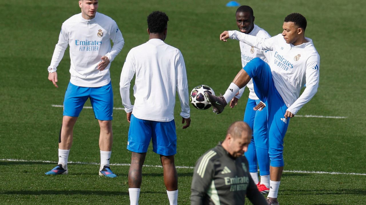 Kylian Mbappé en duda para jugar la vuelta vs Benfica en Champions