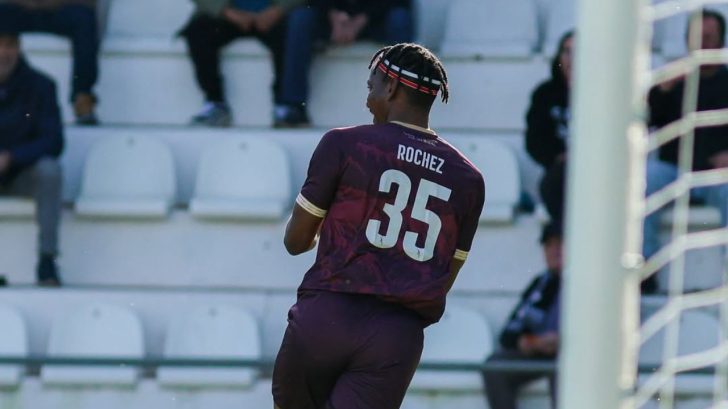 Bryan Róchez anota su sexto gol de la temporada con el Leixoes de Portugal