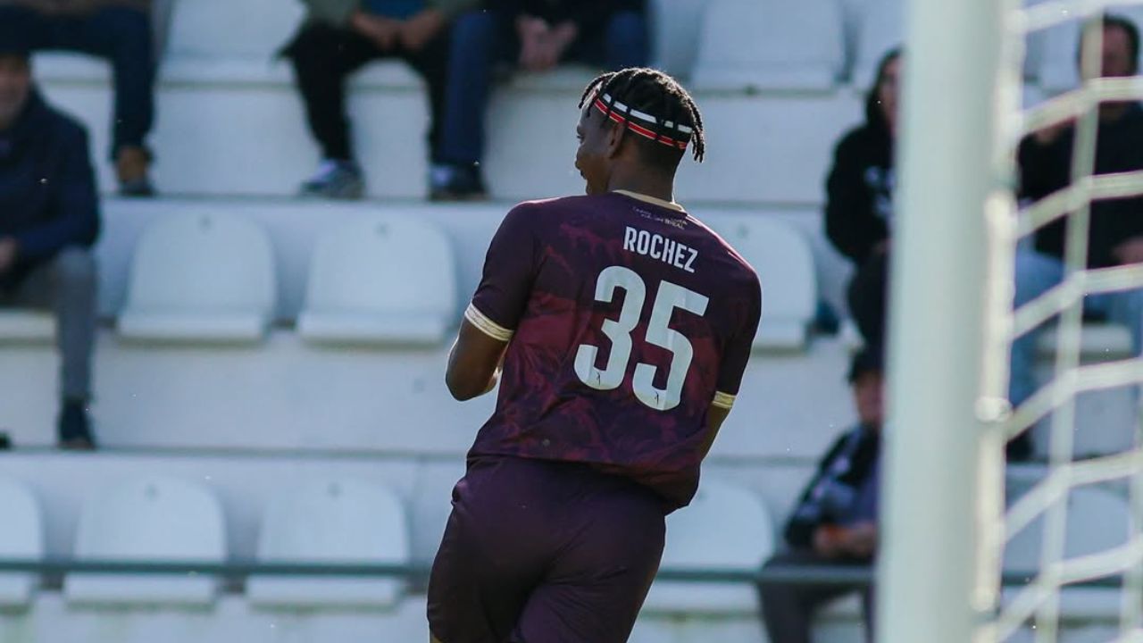 Bryan Róchez anota su sexto gol de la temporada con el Leixoes de Portugal