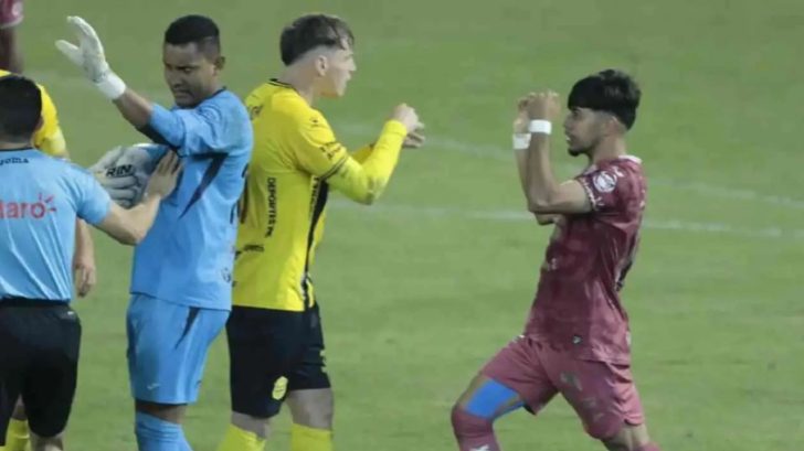 El castigo que recibirá Clever Portillo tras su agresión en el clásico vs Real España