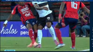 Dereck Moncada muestra cómo quedó su pie tras salir lesionado en Colombia